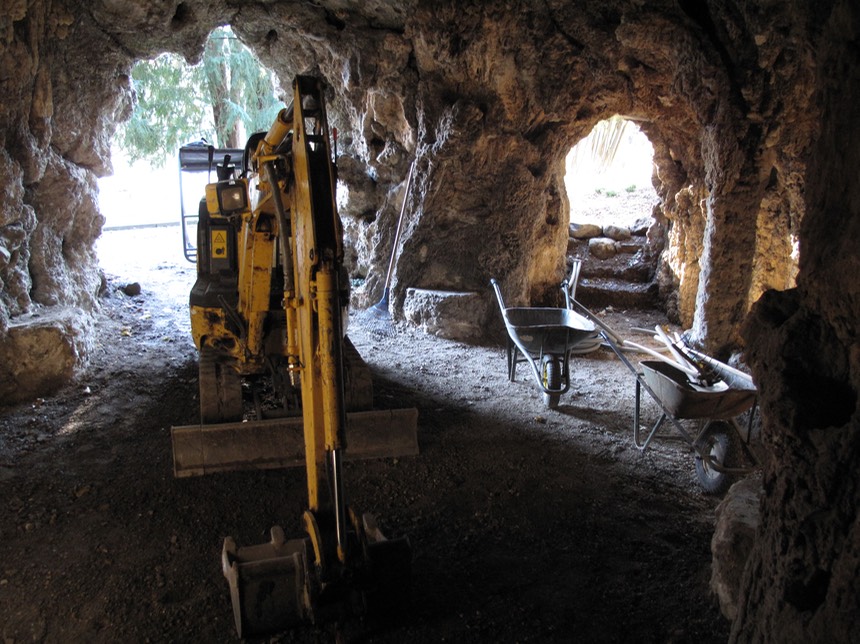 Iniziato il restauro della grotta di Villa Olmo