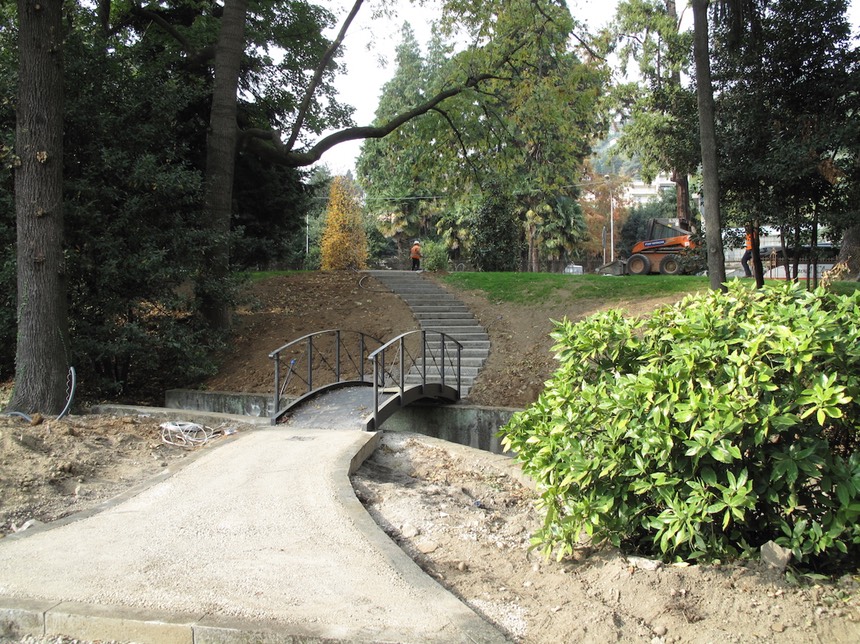 Nuovo ponte pedonale sulla Roggia Valeria